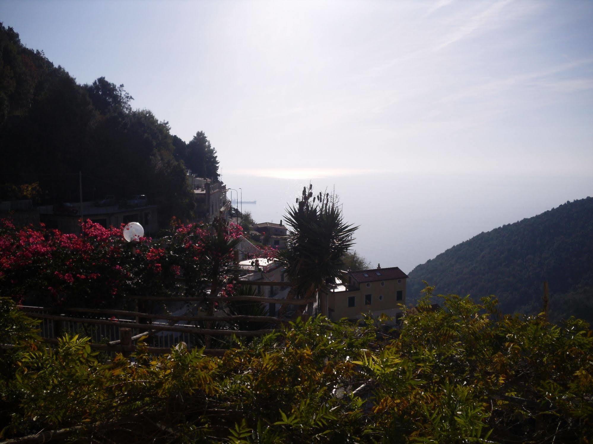 Le Terrazze Di Cristina Bed & Breakfast Vietri Luaran gambar